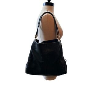 Coach Black pebbled Leather Shoulder Bag